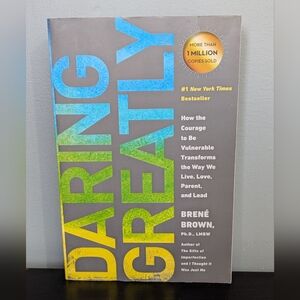 4/$10 📚 Daring Greatly By Brené Brown